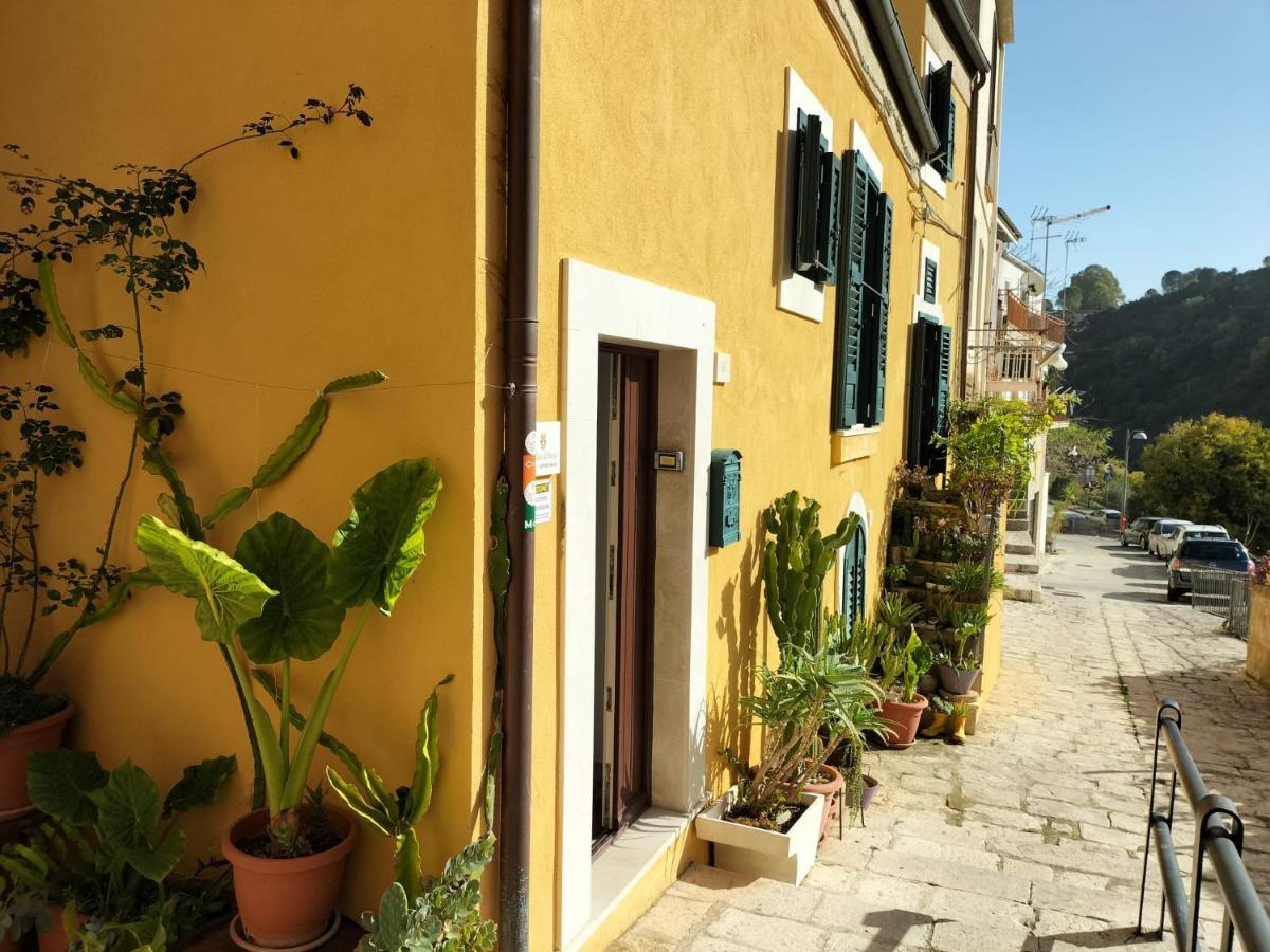 Apartamento La Casa Di Sveva Ragusa Exterior foto
